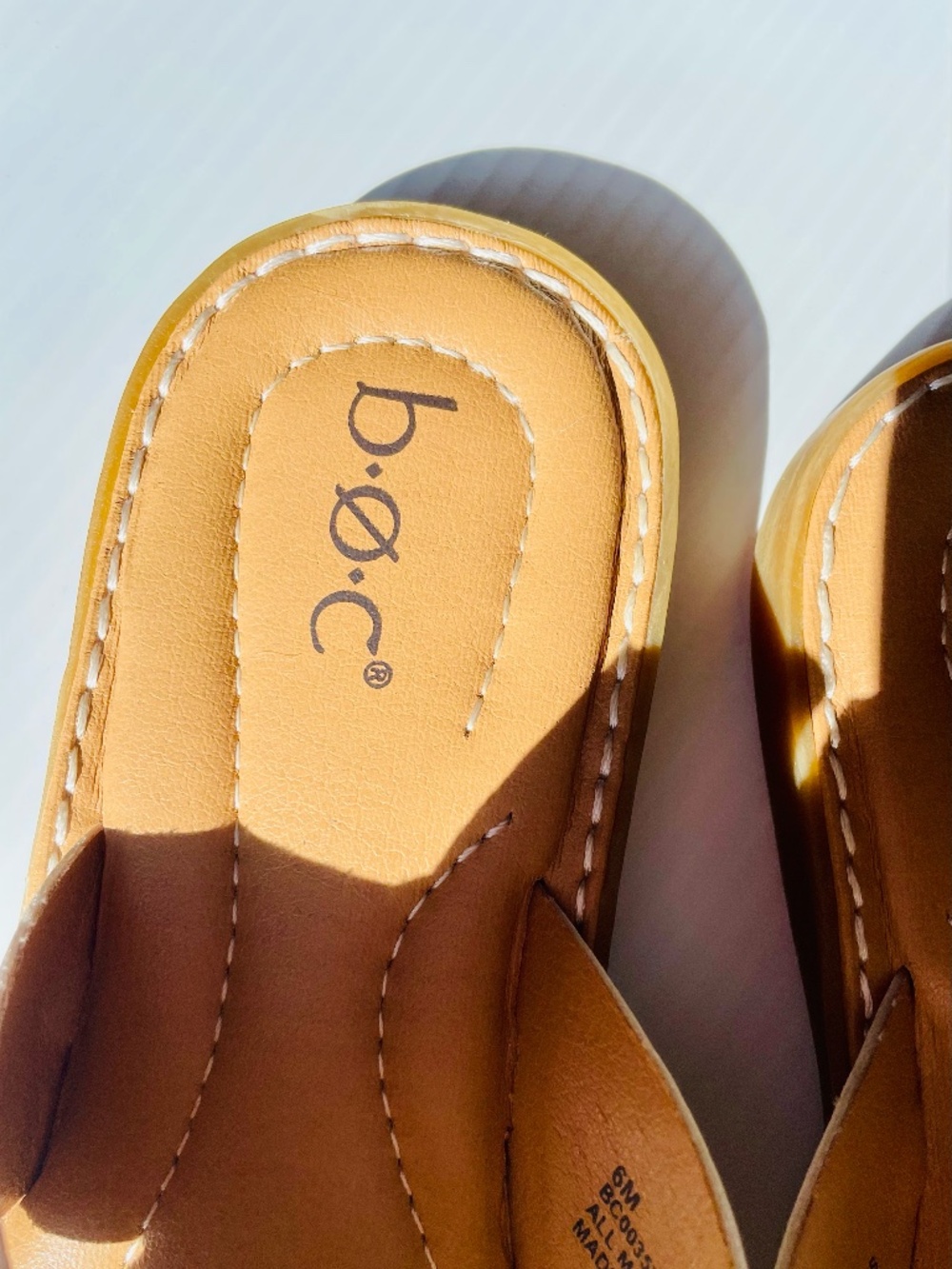 b.o.c Women's Kasia Flat White Slide Sandals, size 6M - Picture 7 of 10